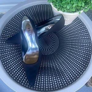 New Falchi Black Fabric pumps size US6B pointed toe